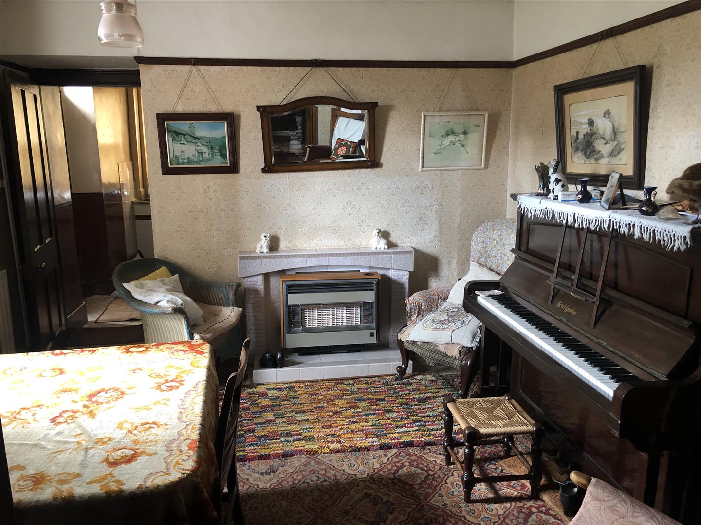 ANOTHER ROOM ASPECT